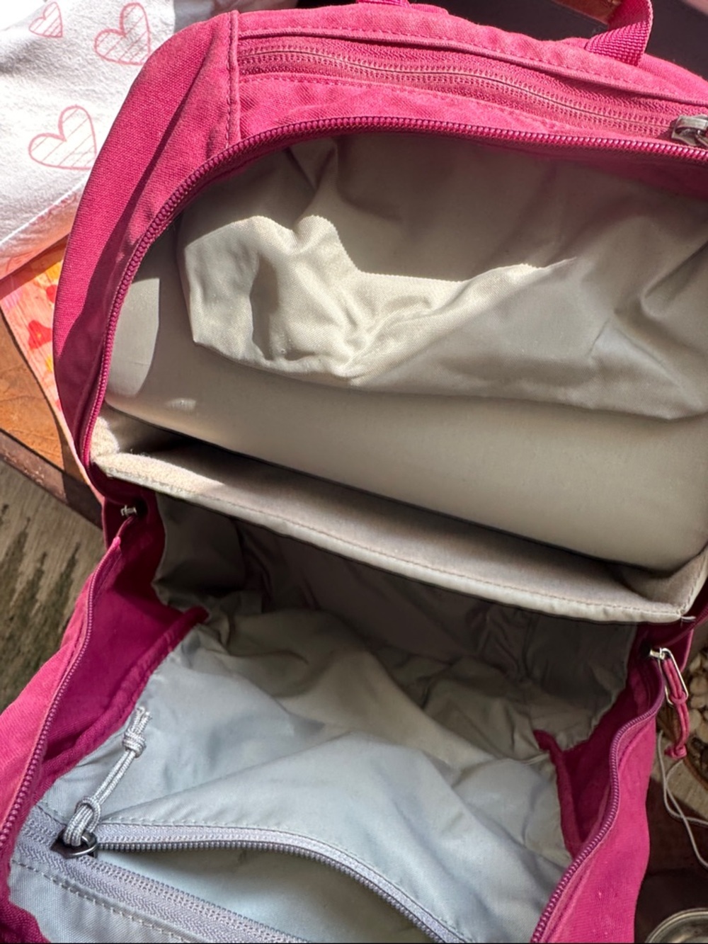 Fjallraven Raven 20 liter plum pink backpack - Picture 12 of 12